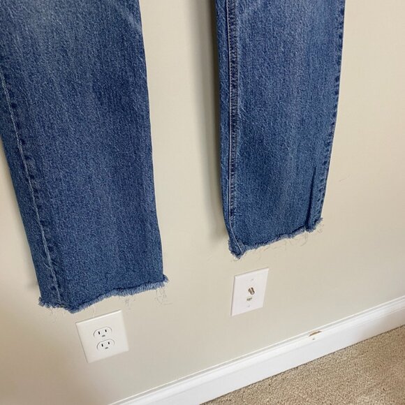 Old Navy Kicker Boot Cut Extra High Rise Womens 4 Medium Wash Raw Hem Button Fly - Picture 3 of 7